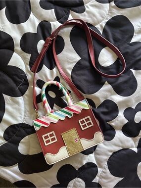 MadLove | mini gingerbread house purse